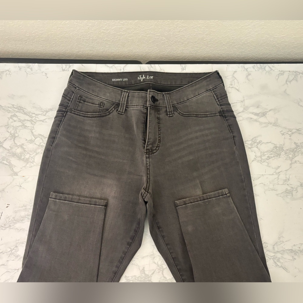 STYLE & CO Denim Women's SKINNY Leg Jeans Sz 8P Petite Gray Stretch - Picture 3 of 7